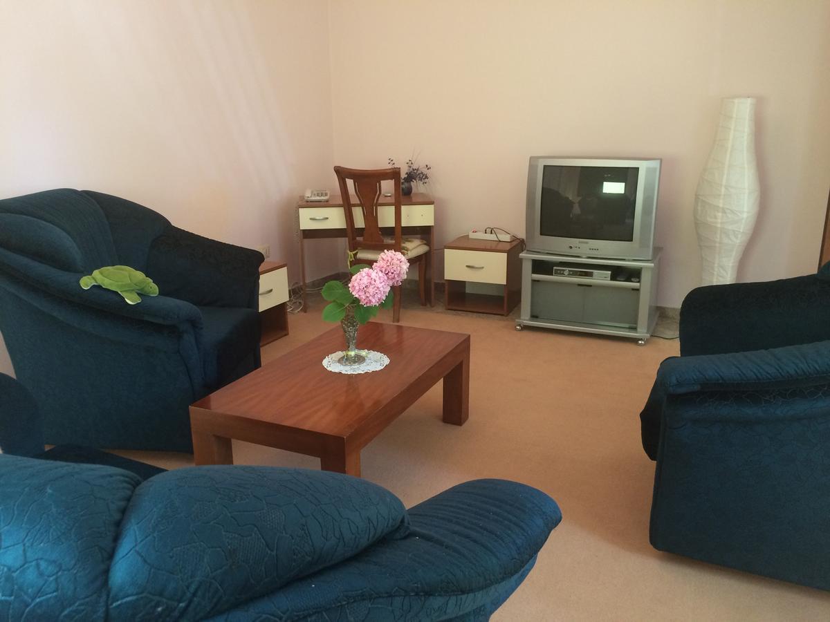 티라나 Friends House B&B 외부 사진