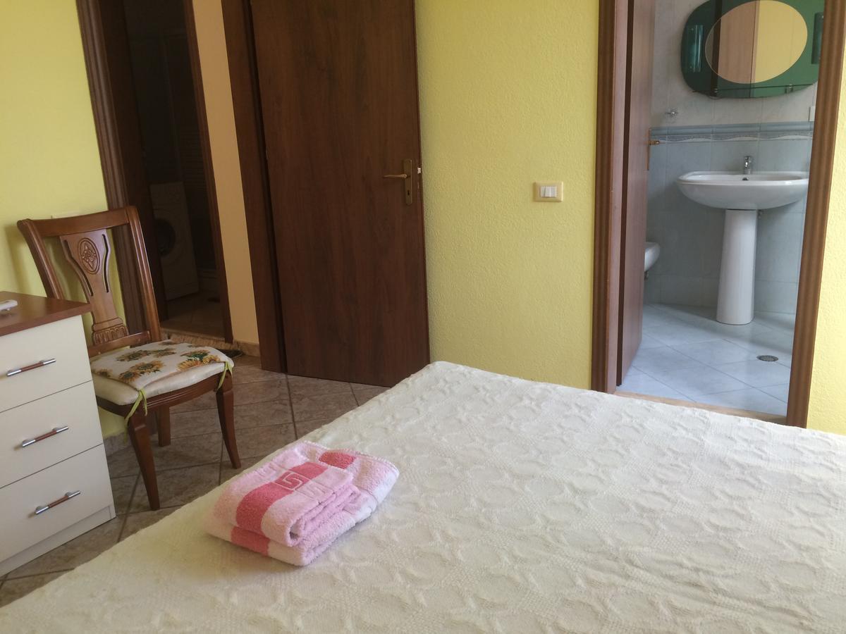 티라나 Friends House B&B 외부 사진