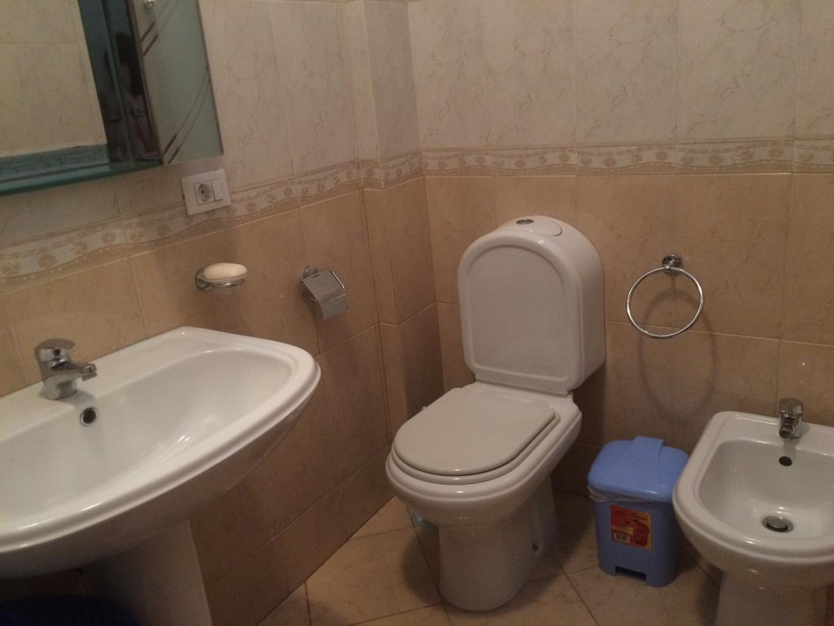 티라나 Friends House B&B 외부 사진